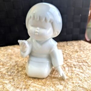 Toyo Porcelain Geisha Girl Holding Egg Vintage